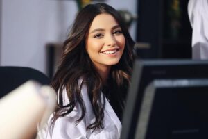 Somoud Alkandari Instagram - يازين البناااات والله
بطلتي الحلوه جنى ♥️♥️
مسلسل ضمير مستتر