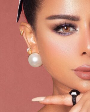 Somoud Alkandari Instagram - ما شاءلله اللوووك 😍😍
ميك اب الفنانه الي وايد احب شغلها روان الدويسان بصالون صمود بيوتي على النجمه هند البلوشي 😍😍
@somoudbeautysalon
@hind_albloushii