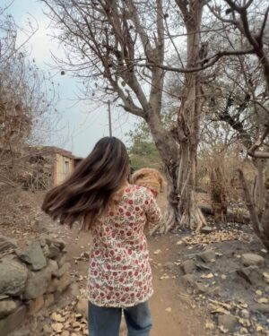Somya Daundkar Instagram - When at the Village 💗keeping it raw🤭