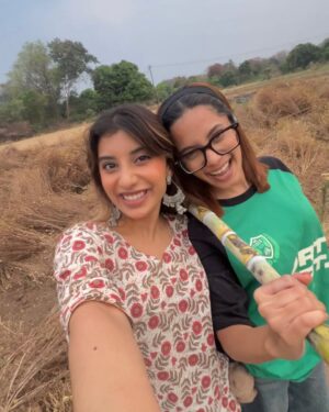 Somya Daundkar Instagram - When at the Village 💗keeping it raw🤭