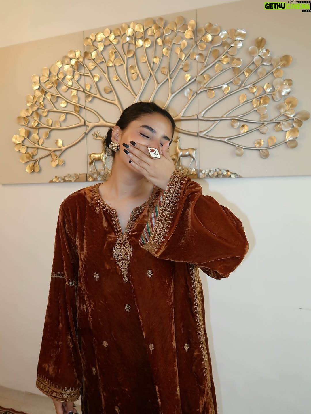 Somya Gupta - 18.5K Likes - Day 2 🧡

wearing @kalista.official @dipublicrelations 🫶🏻