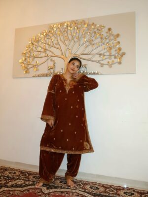 Somya Gupta Instagram - Day 2 🧡
wearing @kalista.official @dipublicrelations 🫶🏻