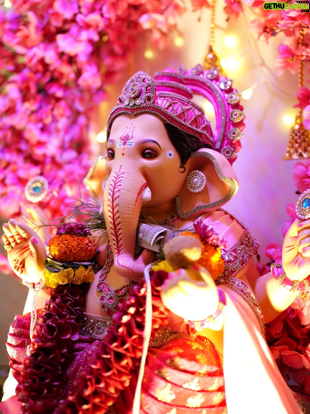 Somya Gupta - 49.8K Likes - Best days are here ❤️ 
Ganpati Bappa Moryaa 🙏 🫶🏻
.
.
.
wearing this gorgeous set from @kalista.official 🫶🏻
@dipublicrelations