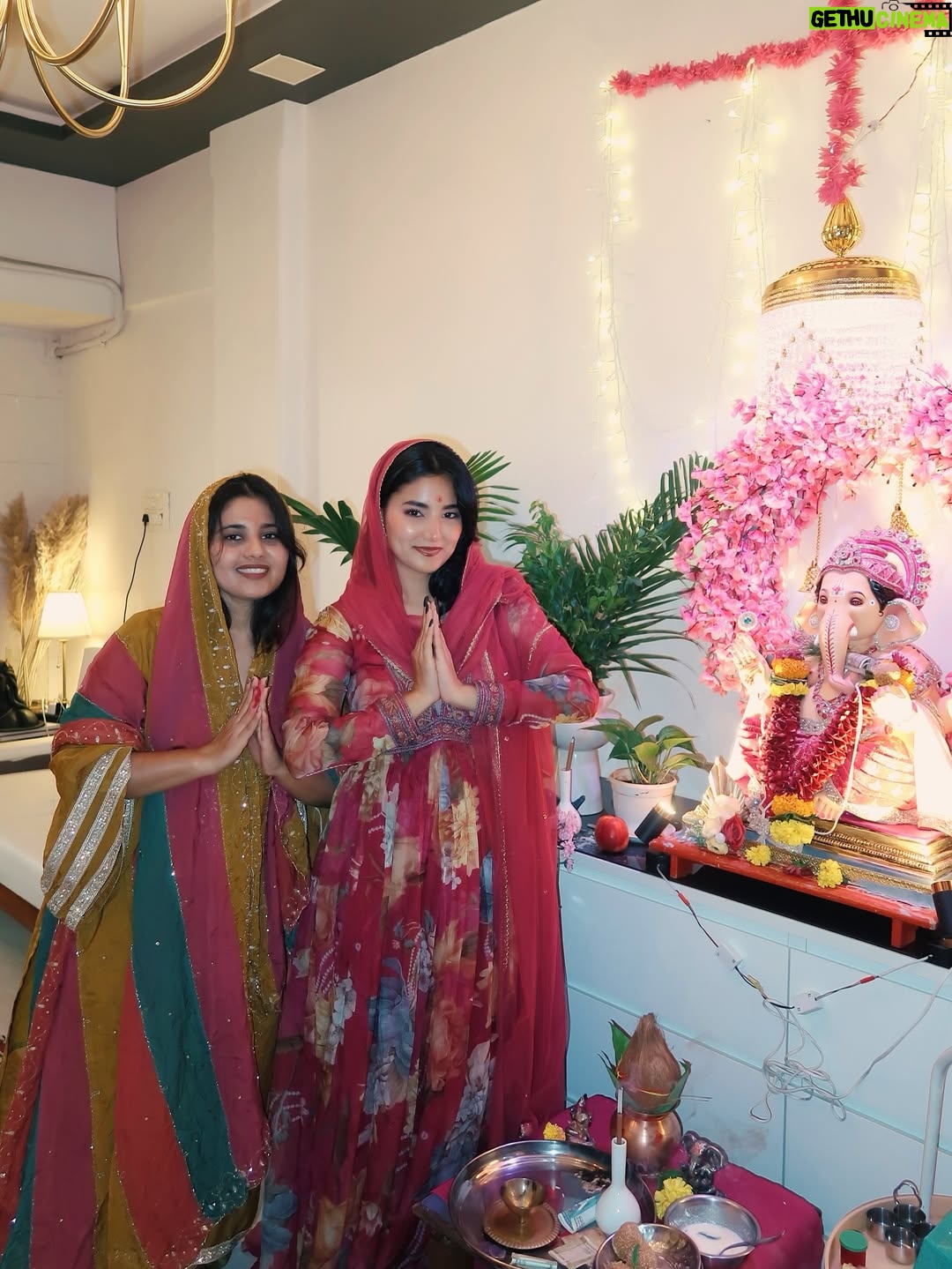 Somya Gupta - 49.8K Likes - Best days are here ❤️ 
Ganpati Bappa Moryaa 🙏 🫶🏻
.
.
.
wearing this gorgeous set from @kalista.official 🫶🏻
@dipublicrelations