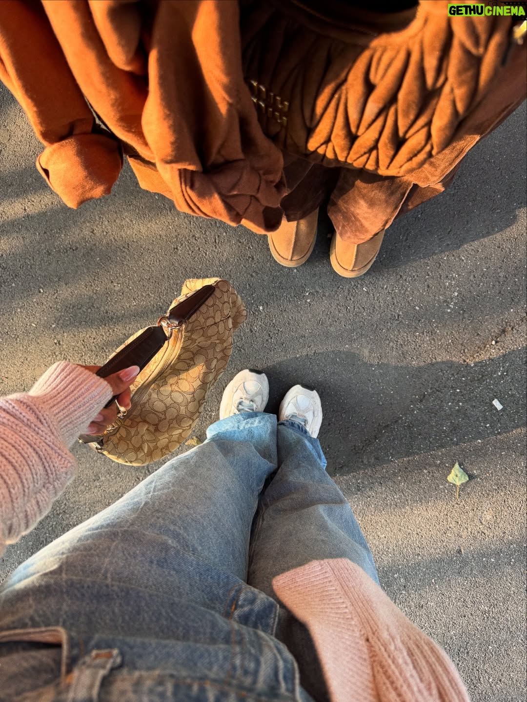 Somya Gupta - 44.7K Likes - 2 hours of Lake Lucern🚂
From barely knowing each other to becoming inseparable — this trip gave us the sweetest surprise in the form of an unexpected friendship. On our last day, we took a train and a ferry, shared some great food, and just sat by the lake giggling away. Grateful for days like these✨