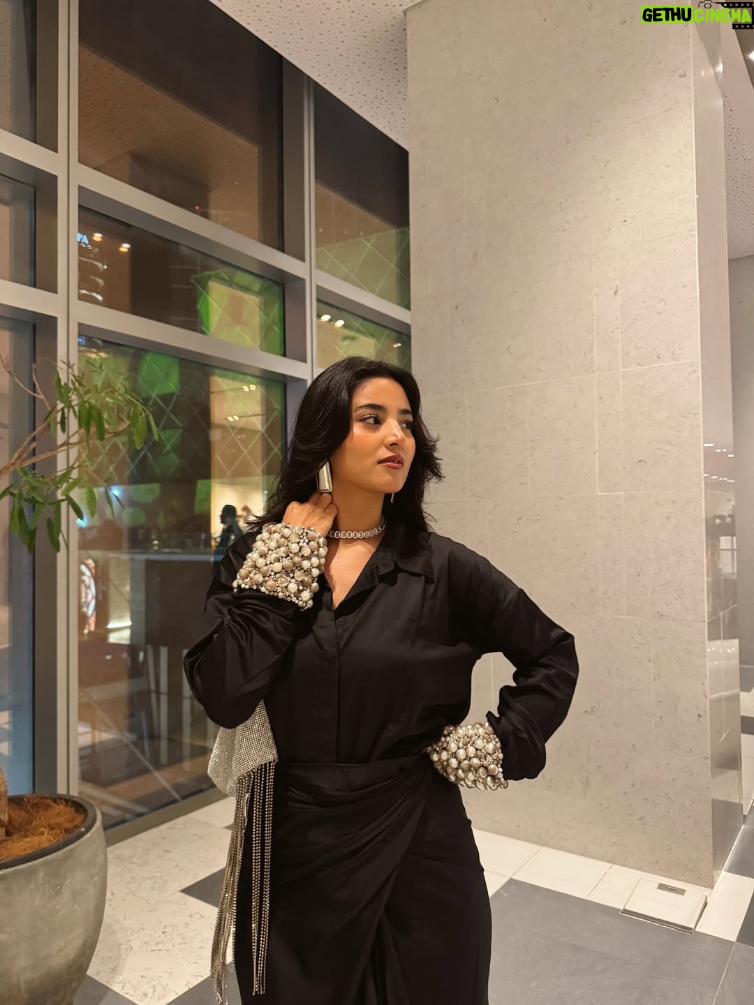 Somya Gupta - 24.1K Likes - 🪩🩶 

wearing @nouria_official 
necklace @swarovski 
earrings @amyshehab_official
bag @lavieworld X @manishmalhotra05