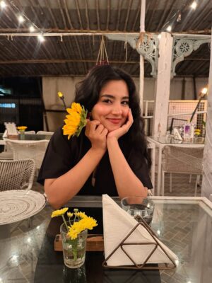 Somya Gupta Instagram - 🌻💛