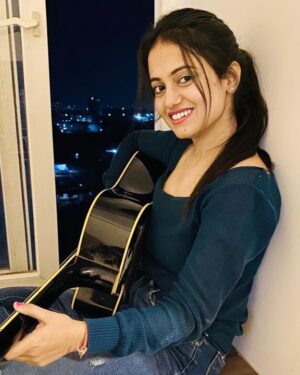 Sonal Dadhich Instagram - मेरा और तेरा कुछ ऐसा किस्सा है
की तू मेरी ज़िन्दगी का सबसे खूबसूरत हिस्सा है !!