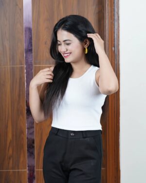 Sonal Dadhich Instagram - If you want to live a happy life, tie it to a goal, not to people or things.
#explore #explorepage #fyp