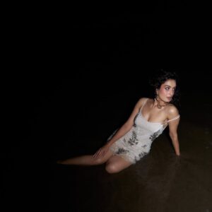 Actress Sonali Kukreja HD Photos and Wallpapers August 2025
