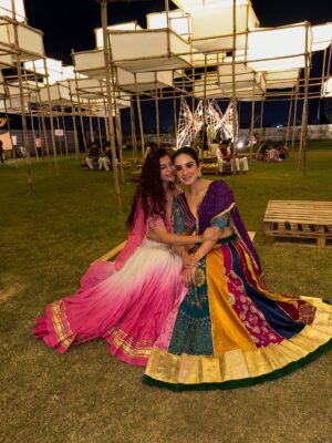 Sonali Kukreja Instagram - First dhaniya experience in Ahmedabad ✨
Couldn’t have been better. Already waiting for next year!