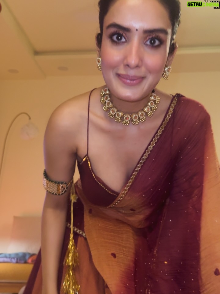 Sonali Kukreja - 2.7K Likes - ✨ Firsts always become the best memories ,felt like the perfect shubharambh <3 ✨

Couldn’t have asked for a better look – wearing @kalavruti by nishitakathiria (thank you for creating it on such short notice!) 💫
Styled with love by @puja_prajapati 🌸
