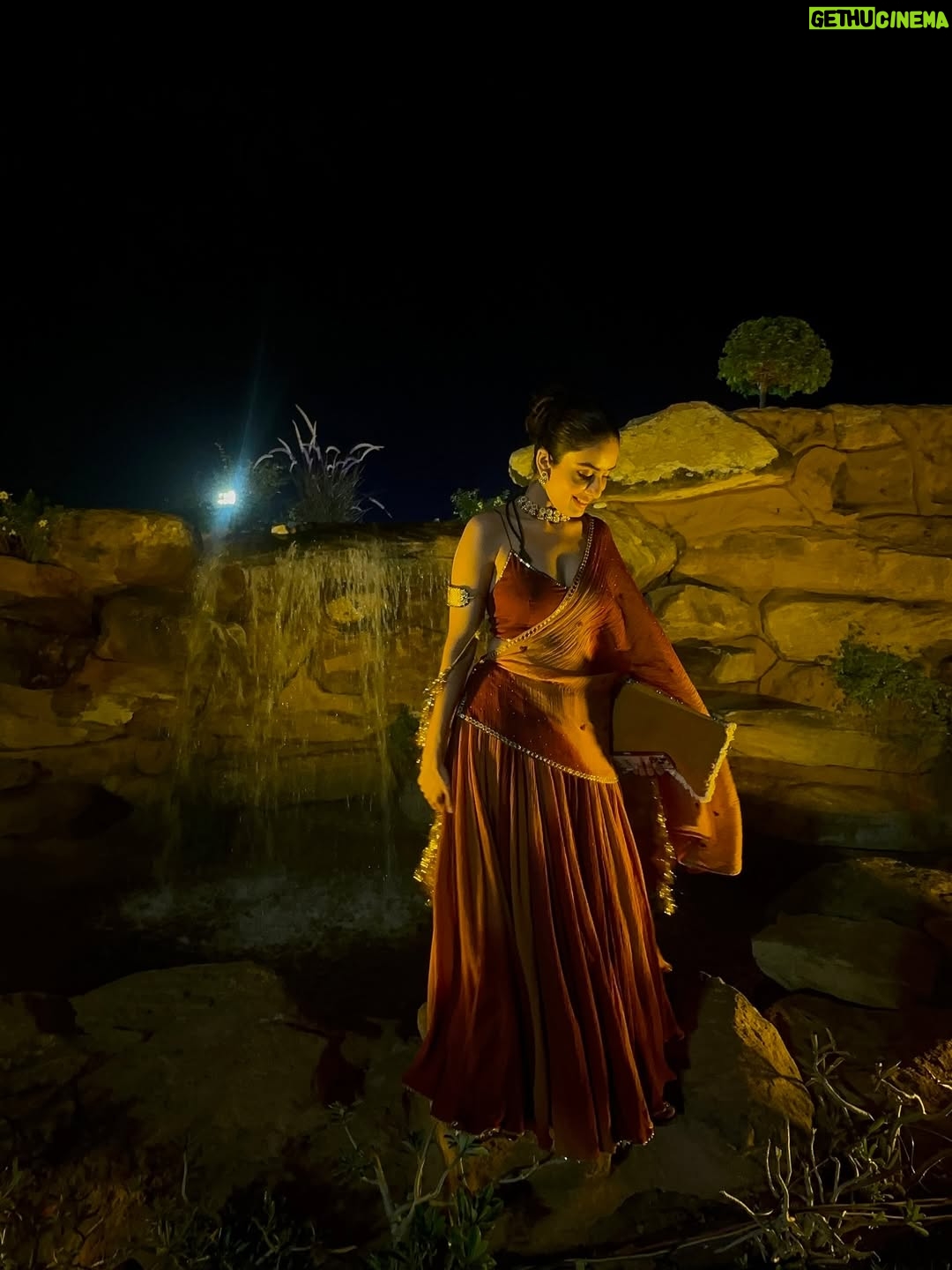 Sonali Kukreja - 2.7K Likes - ✨ Firsts always become the best memories ,felt like the perfect shubharambh <3 ✨

Couldn’t have asked for a better look – wearing @kalavruti by nishitakathiria (thank you for creating it on such short notice!) 💫
Styled with love by @puja_prajapati 🌸