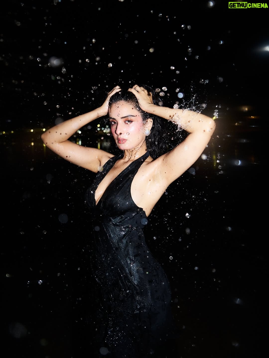 Sonali Kukreja - 2.3K Likes - Flash ,waves and my ride and die ✨ 
@bornglamorous_ 🫶🏻
📸Maestro @dyartisticc
