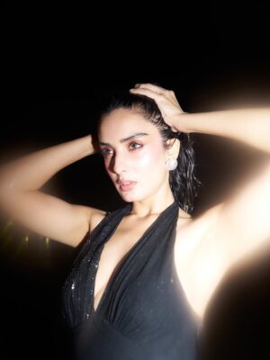 Sonali Kukreja Instagram - Flash ,waves and my ride and die ✨
@bornglamorous_ 🫶🏻
📸Maestro @dyartisticc