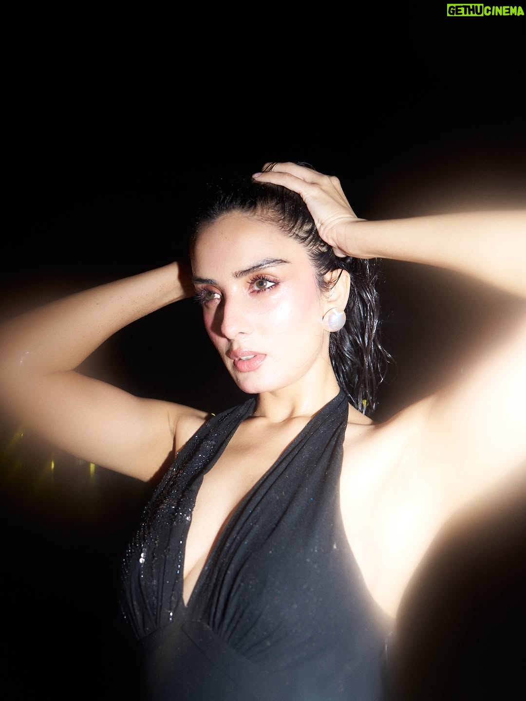 Sonali Kukreja - 2.3K Likes - Flash ,waves and my ride and die ✨ 
@bornglamorous_ 🫶🏻
📸Maestro @dyartisticc