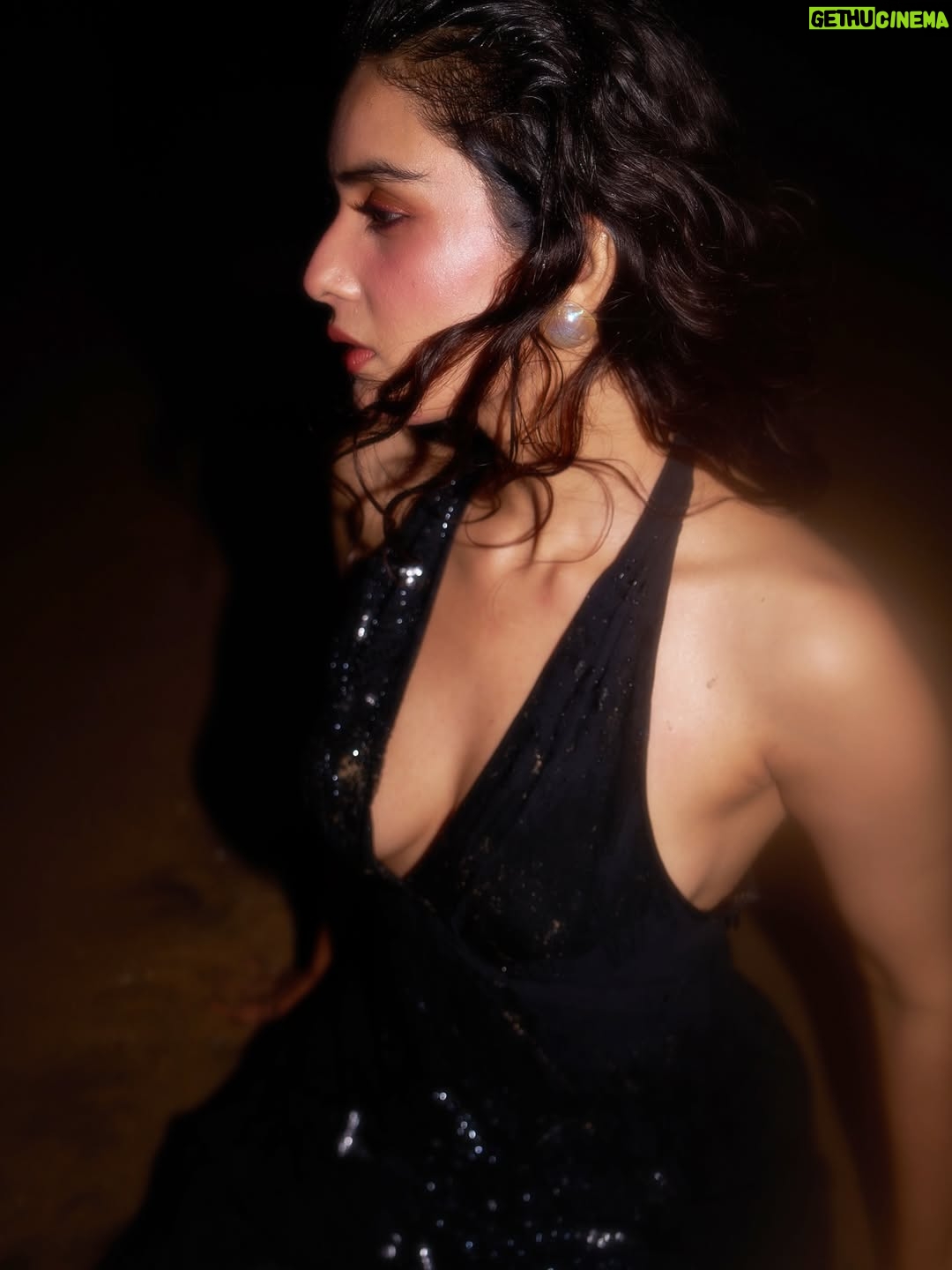 Sonali Kukreja - 2.3K Likes - Flash ,waves and my ride and die ✨ 
@bornglamorous_ 🫶🏻
📸Maestro @dyartisticc