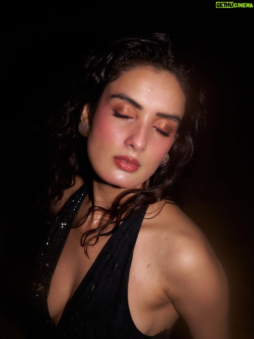 Sonali Kukreja - 2.3K Likes - Flash ,waves and my ride and die ✨ 
@bornglamorous_ 🫶🏻
📸Maestro @dyartisticc