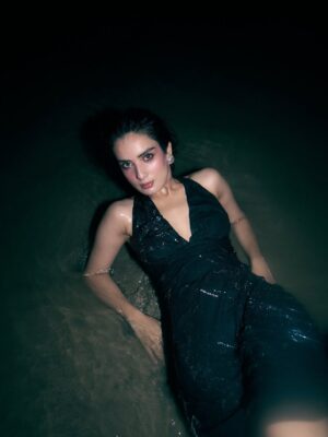 Sonali Kukreja Instagram - Flash ,waves and my ride and die ✨
@bornglamorous_ 🫶🏻
📸Maestro @dyartisticc