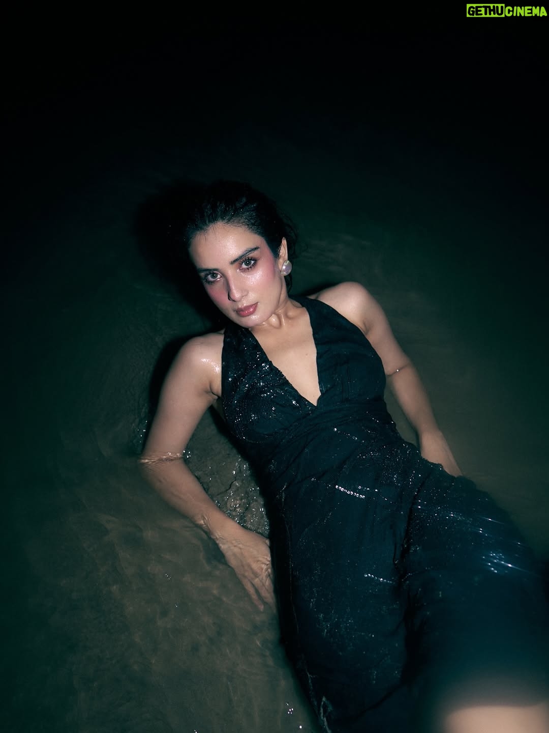 Sonali Kukreja - 2.3K Likes - Flash ,waves and my ride and die ✨ 
@bornglamorous_ 🫶🏻
📸Maestro @dyartisticc