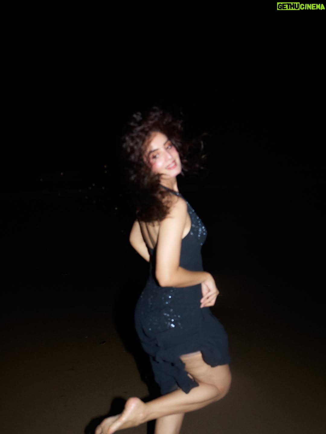 Sonali Kukreja - 2.3K Likes - Flash ,waves and my ride and die ✨ 
@bornglamorous_ 🫶🏻
📸Maestro @dyartisticc