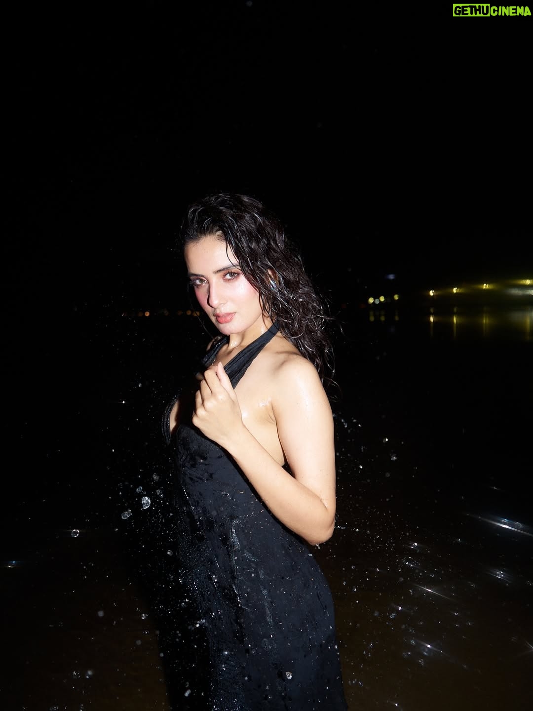 Sonali Kukreja - 2.3K Likes - Flash ,waves and my ride and die ✨ 
@bornglamorous_ 🫶🏻
📸Maestro @dyartisticc