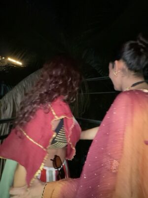 Sonali Kukreja Instagram - ✨ Firsts always become the best memories ,felt like the perfect shubharambh <3 ✨
Couldn’t have asked for a better look – wearing @kalavruti by nishitakathiria (thank you for creating it on such short notice!) 💫
Styled with love by @puja_prajapati 🌸