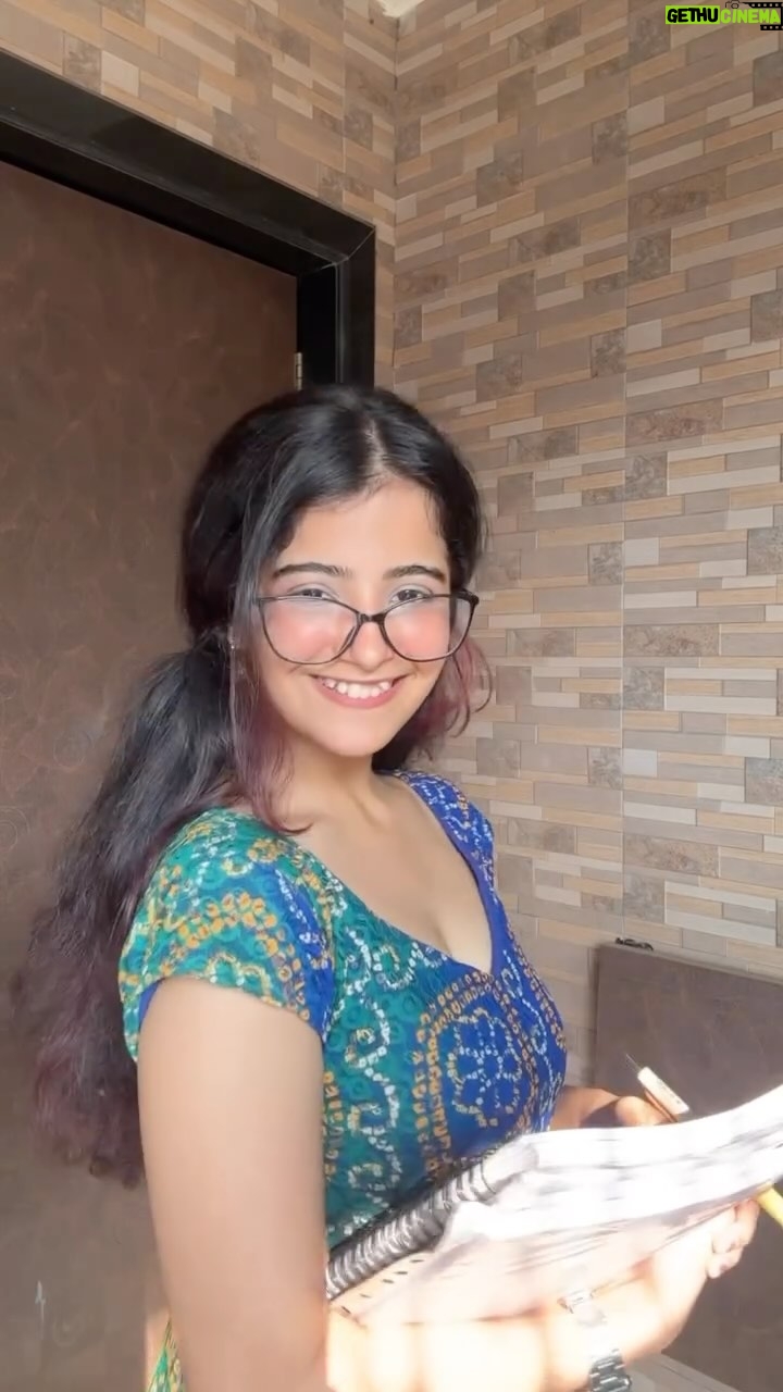 Sonali Priya - 19.9K Likes - I’ve never had my hair done so quick😩😩
Itna jaldi toh meri maggie bhi nahin banti. Get your Makemeebold Frizz Free Straightening Brush now!! 

Comment ‘seeni’ for link!💙🔗
.
.
.
.
.
.
.
.
.
.
.
#fyp #sewing #viral #fashion #explore #fashiondesigner #fashionstyle #trending #selfmade #fashionblogger #stitching #hair #curlytostraight #straighthair #curlyhair #hairstyles #hairstyling #makemeebold #frizzfree #explore