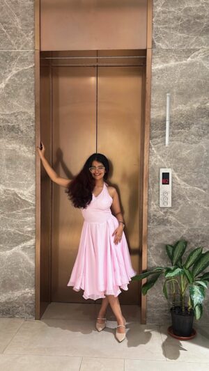 Sonali Priya Instagram - comment ātwirlā for the link!š
hereās a peek into a day in my life! starting it all with a refreshing boostš«§
.
.
.
.
.
.
.
.
.
#bodywash #skincare #fyp #sewing #viral #fashion #explore #fashiondesigner #fashionstyle #trending #twirl #twirldress #dress #stitching #handmade