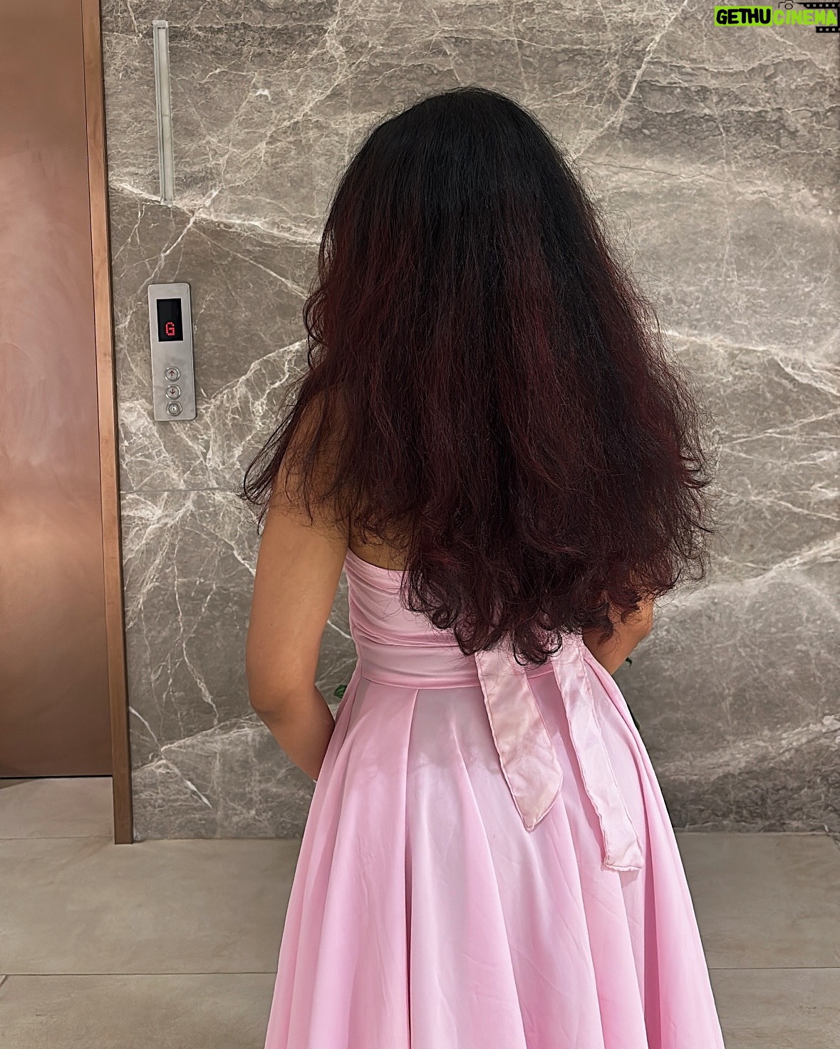 Sonali Priya - 20.2K Likes - new dress banau tab tak yeh wali hi ache se dekh lo🍬👛🎀
.
.
.
.
.
.
.
.
#stitch #stitching #stitchersgonnastitch #sewing #artist #fashion #fashionstyle #fashionblogger #fashiondesigner #sewingisfun #dress #cottagecoreaesthetic #summerdress #halterdress #pinkdress🎀