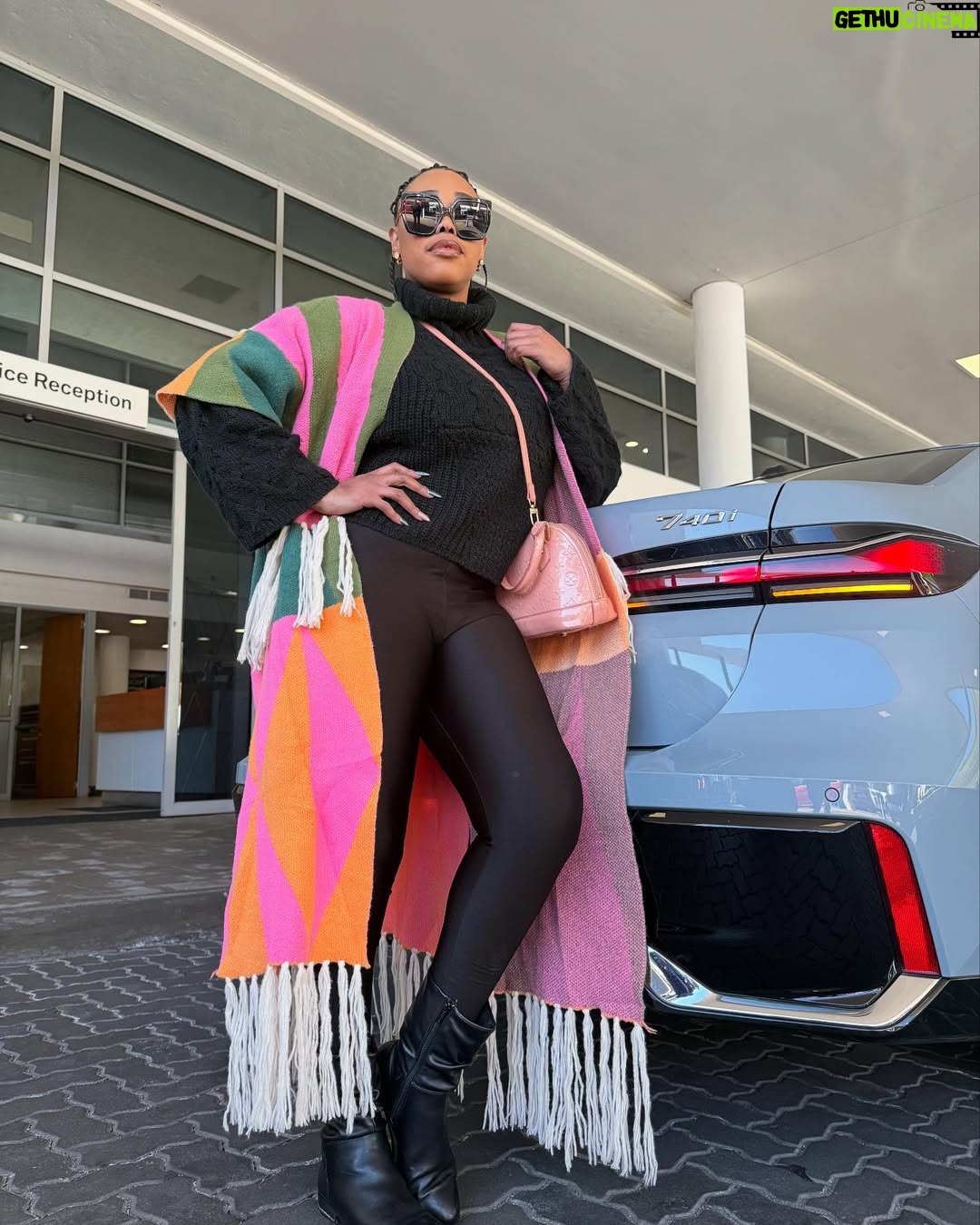 Sonia Mbele - 13.4K Likes - What a WEEKEND. The Charity Drive Trip to SunCity. 

#BMW
#Scento
#Glenfiddich
#herbelin 
#CelebrityDrive
#J’Adore
#Gert Johan Coetzee
#royalspasuncity