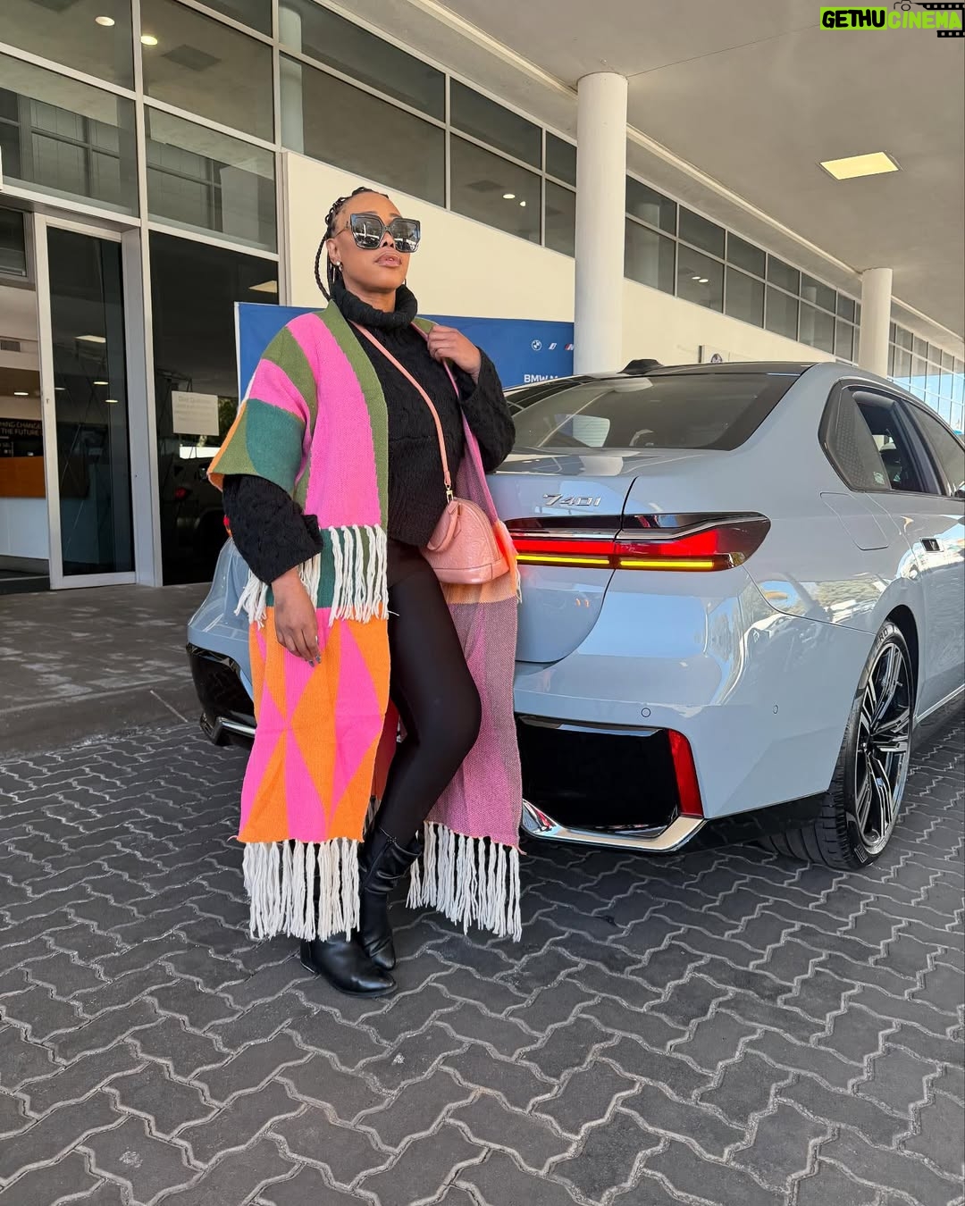 Sonia Mbele - 13.4K Likes - What a WEEKEND. The Charity Drive Trip to SunCity. 

#BMW
#Scento
#Glenfiddich
#herbelin 
#CelebrityDrive
#J’Adore
#Gert Johan Coetzee
#royalspasuncity