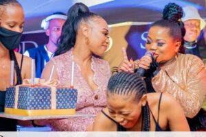 Sonia Mbele Instagram - December 2020 @busiswaah I love you my sister 🙏🏽
#birthdaymonth 
#celebration 
#lovelife
#flashback