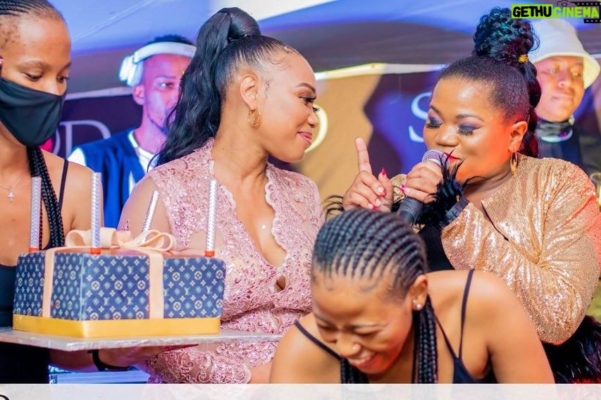 Sonia Mbele - 4.7K Likes - December 2020 @busiswaah I love you my sister 🙏🏽
#birthdaymonth 
#celebration 
#lovelife
#flashback