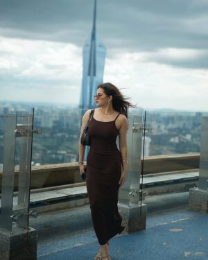 Sonia Verma Instagram - Wavy 🤎