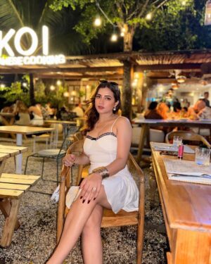 Sonia Verma Instagram - Gratitude unlocks the fullness of life 🤍🤍 Happy new year 🥳
#happynewyear2024