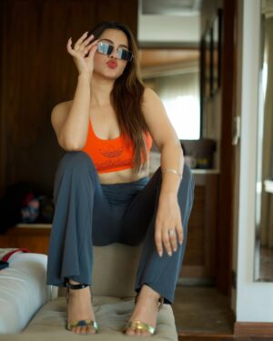Sonia Verma Instagram - Too rare to care.👊👻