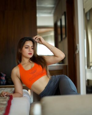 Sonia Verma Instagram - Too rare to care.👊👻