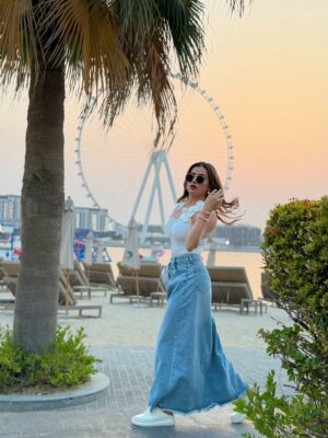 Sonia Verma Instagram - Last wali photo ch sirra laya 🤣🫶🏻
#dubai🇦🇪 #dubaimarina❤️❤️❤️