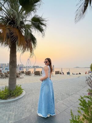 Sonia Verma Instagram - Last wali photo ch sirra laya 🤣🫶🏻
#dubai🇦🇪 #dubaimarina❤️❤️❤️