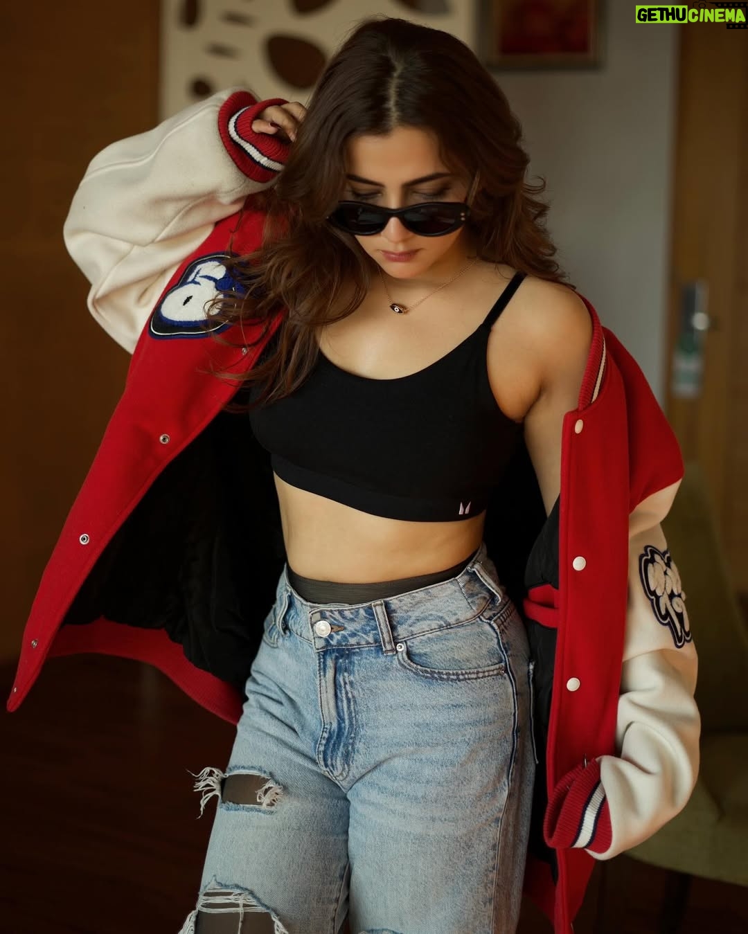 Sonia Verma - 16.3K Likes - East to West karayi Balle Balle☠️