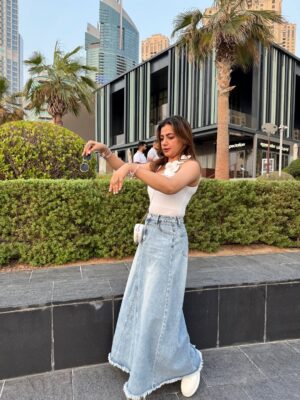Sonia Verma Instagram - Last wali photo ch sirra laya 🤣🫶🏻
#dubai🇦🇪 #dubaimarina❤️❤️❤️