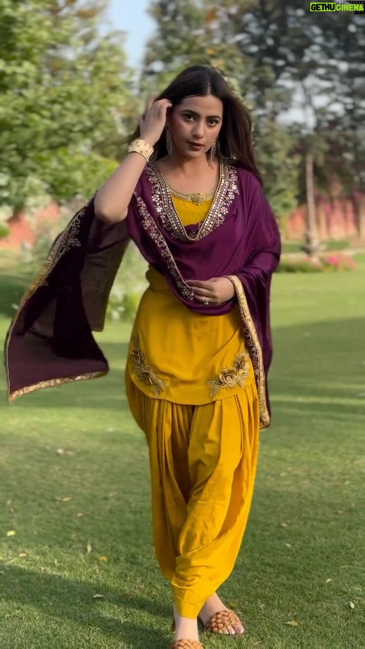 Sonia Verma - 13.4K Likes - Deja koi neeshani? 😌