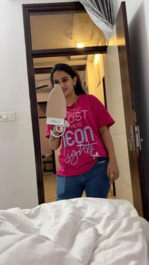 Soniya Meena Instagram - Kuch bhi 😅 #reelsinstagram #trendingreels #reels #foryou #foryoupage #reelsindia #reelsvideo #viralreels #trending #viral #bmw