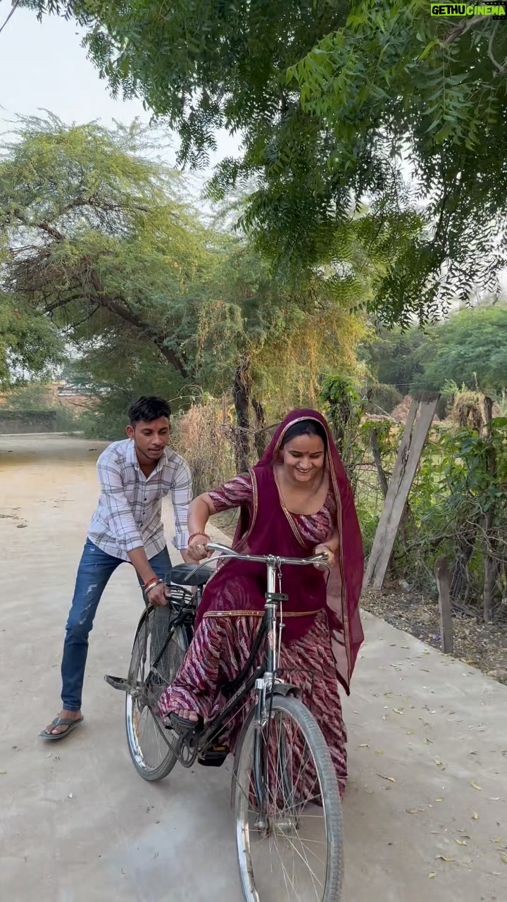 Soniya Meena - 148K Likes - Cycles 🚲 🤣 accident #reelsinstagram #trendingreels #reels #foryou #foryoupage #reelsindia #reelsvideo #viralreels #trending #viral #bmw