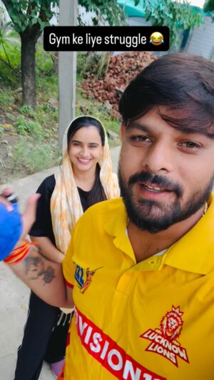 Soniya Meena Instagram - Struggle 😂 #reelsinstagram #trendingreels #reels #foryou #foryoupage #reelsindia #reelsvideo #viralreels #trending #viral #bmw