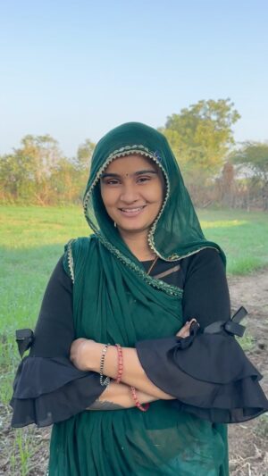 Soniya Meena Instagram - Comments 👍🏻#reelsinstagram #trendingreels #reels #foryou #foryoupage #reelsindia #reelsvideo #viralreels #trending #viral #reel #feelitreelit #reelitfeelit #reelslovers #reelviral #instareels