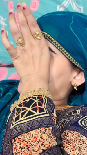 Soniya Meena Instagram - Zindagi 🥺 #reelsinstagram #trendingreels #reels #foryou #foryoupage #reelsindia #reelsvideo #viralreels #trending #viral #bmw