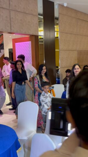 Soniya Meena Instagram - 💵 thodi hoo🙄 #reelsinstagram #trendingreels #reels #foryou #foryoupage #reelsindia #reelsvideo #viralreels #trending #viral #bmw