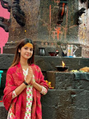 Soniya Official Instagram - Har har Mahadev 📿🌸❤️
#photo #instagood #explor #ujjain